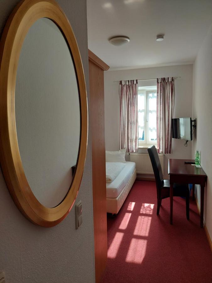 Der Heurige Im Gasthaus Zum Loewen Freising Zewnętrze zdjęcie