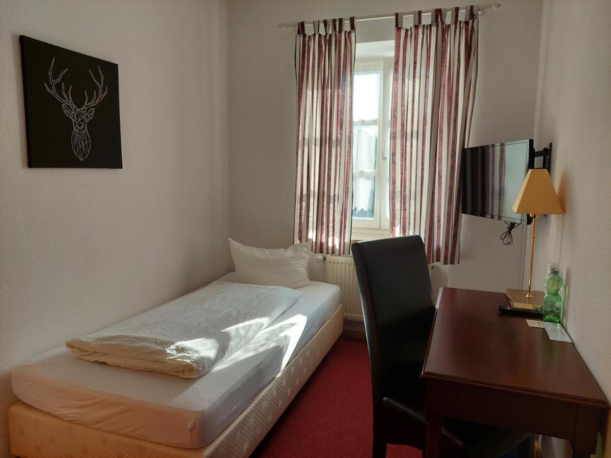 Der Heurige Im Gasthaus Zum Loewen Freising Zewnętrze zdjęcie