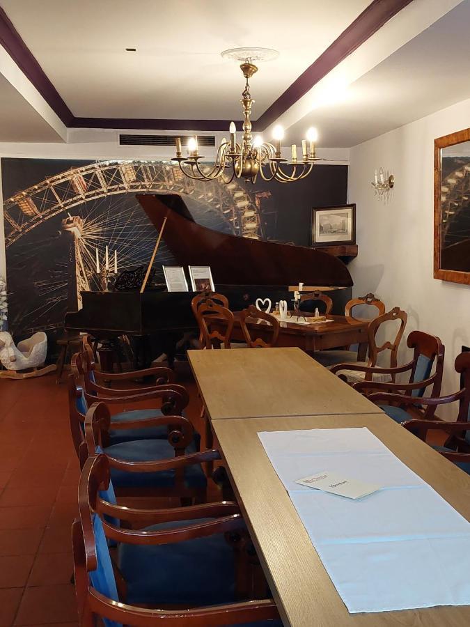 Der Heurige Im Gasthaus Zum Loewen Freising Zewnętrze zdjęcie